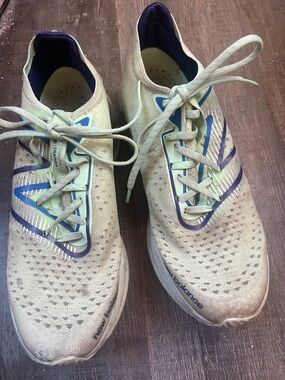 New Balance Super Comp Fuel Cell Trainer men’s 9